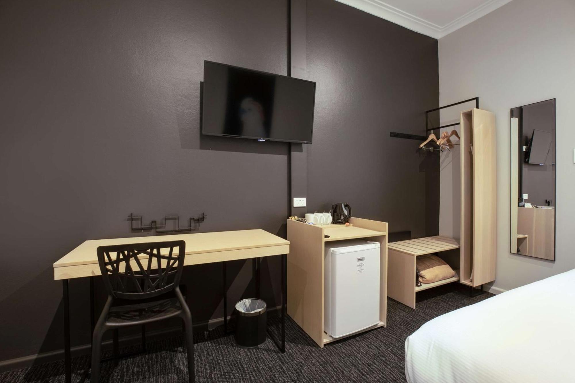 ไนท์แค็ป แอท เดอะ ชาร์ล โฮเต็ล Hotel วูลองกอง ภายนอก รูปภาพ